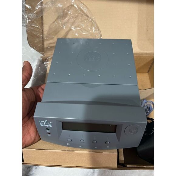 InnoMedia InfoTalk Voice over IP stand-alone system - Picture 2 of 7